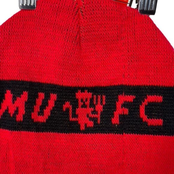 2005 NWT Men’s beanie skull cap Manchester United soccer - Picture 6 of 9